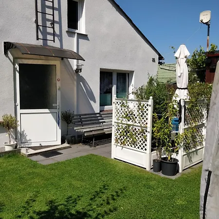 Lägenhet Gaestehaus Am Teich Raben Steinfeld